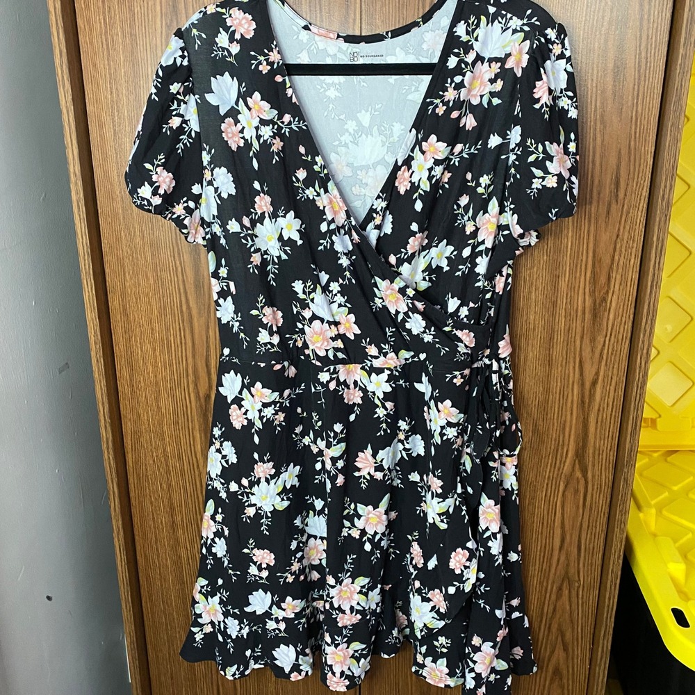 No Boundaries Faux Wrap Dress Womens XXL Black Floral Ruffle Hem